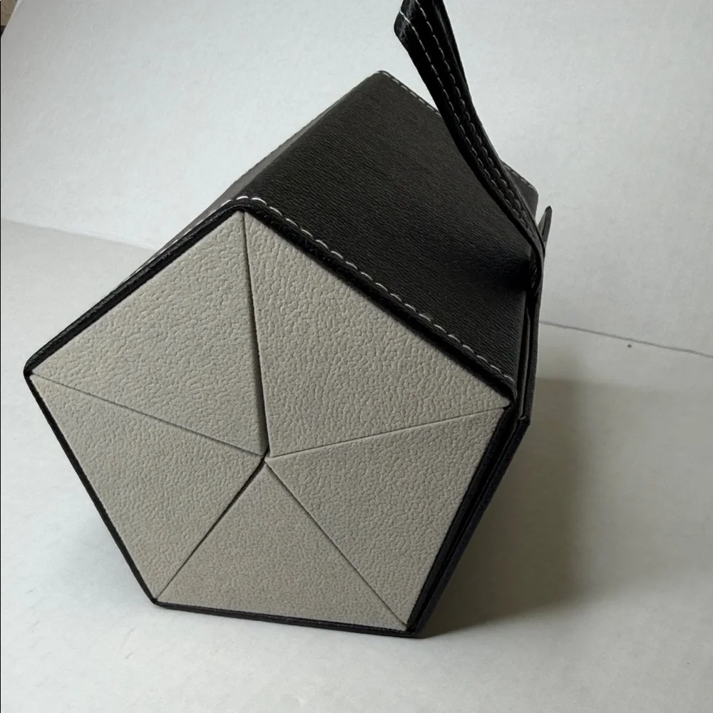 Black and Gray Geometric Travel Case for Glasses